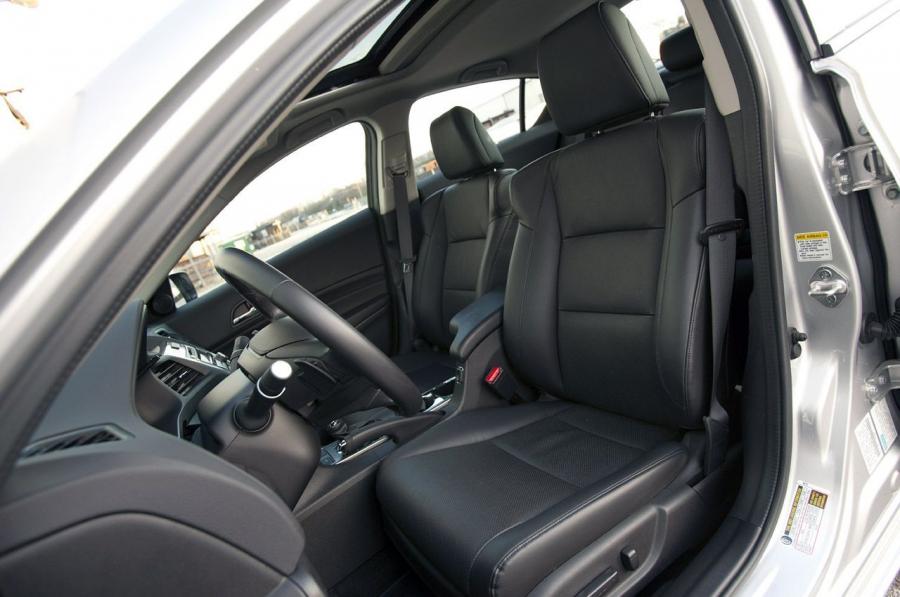 Интерьер Acura ILX Hybrid (DE) 2012 года  (фото 13 из 60)